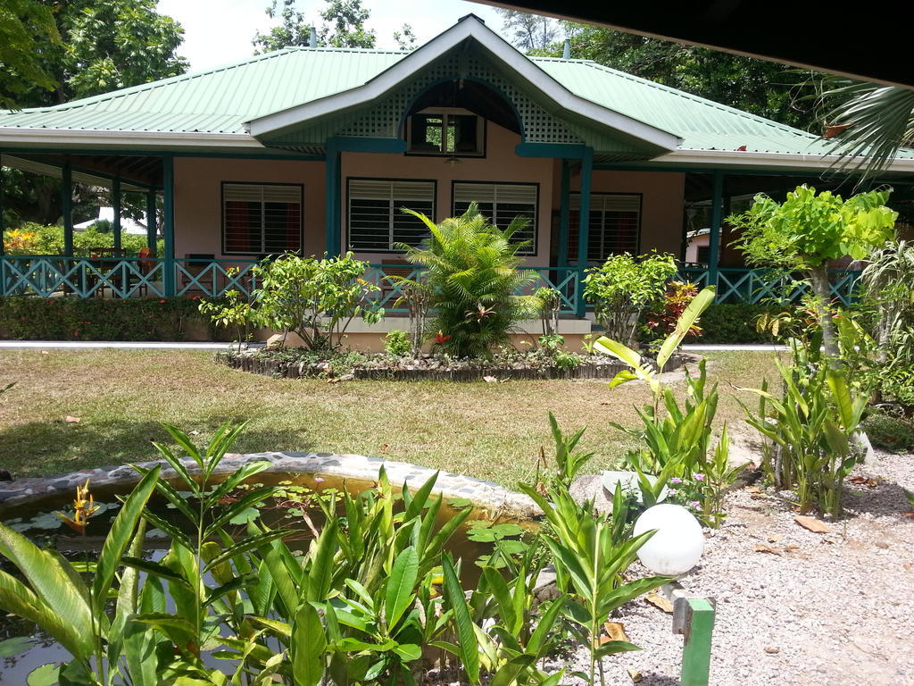 Diguoise Guest House La Digue Rum bild