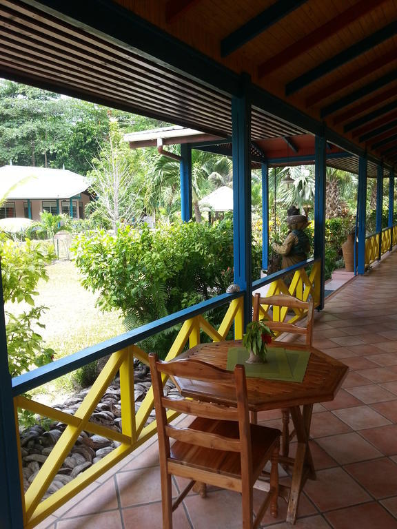 Diguoise Guest House La Digue Rum bild