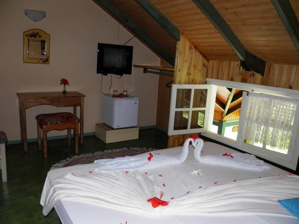 Diguoise Guest House La Digue Exteriör bild